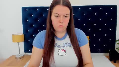 Snapshot of evawetdream chatting on 10.23.25 Eva online show from 10.23.25