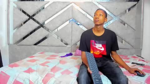 Eva And Emmanuel online show from 02.07.25