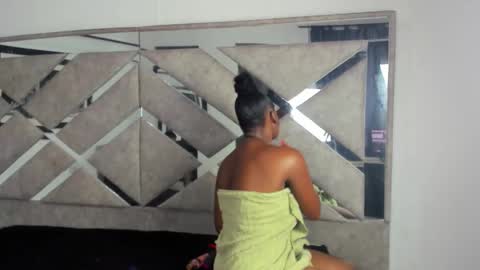 Eva And Emmanuel online show from 10.14.25