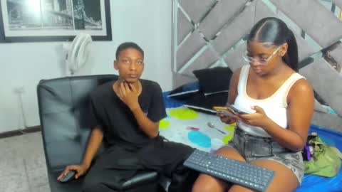 Eva And Emmanuel online show from 12.15.25