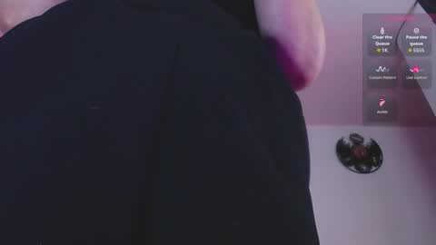 Eve Blue  friends. IG eve blue77 TW EveBlue 1 OF eveblue7 online show from 02.17.26