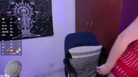 Snapshot of evee_uwu chatting on 12.13.24 Eve Jane online show from 12.13.24