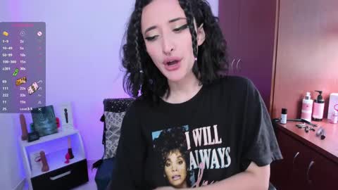 Snapshot of evee_uwu chatting on 02.03.25 Eve Jane online show from 02.03.25