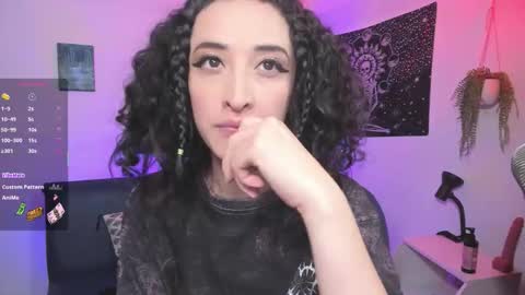 Snapshot of evee_uwu chatting on 10.15.25 Eve Jane online show from 10.15.25