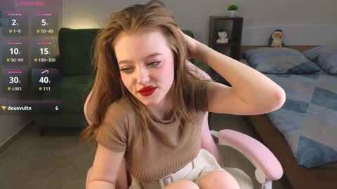 Snapshot of eveleen_soleen chatting on 12.13.24 Eveleen online show from 12.13.24