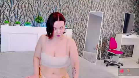 Snapshot of evelibston chatting on 06.05.26 EveLibston online show from 06.05.26