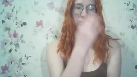 Snapshot of eveliina_shy chatting on 05.12.26 Evelina online show from 05.12.26