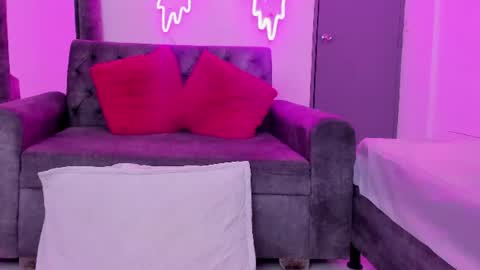 evelin__thompsson online show from 07.22.26