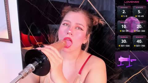 EVELIN online show from 11.21.25