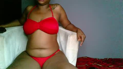 Snapshot of evelina_dripingpussy chatting on 12.19.24 Evelina dripingpussy online show from 12.19.24