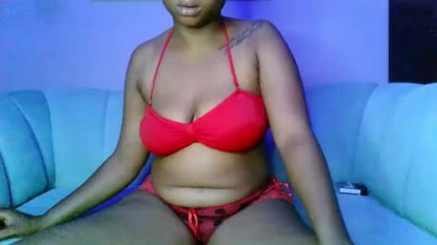 Snapshot of evelina_dripingpussy chatting on 12.20.24 Evelina dripingpussy online show from 12.20.24