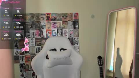 Snapshot of evelinalu chatting on 02.22.26 Evelina online show from 02.22.26