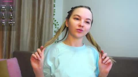 Snapshot of evelineloos chatting on 02.24.26 Eveline online show from 02.24.26