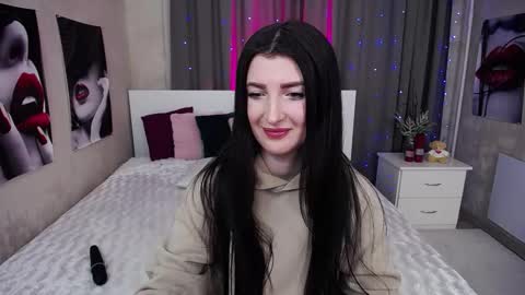 Snapshot of evelingills chatting on 02.23.26 Evelin online show from 02.23.26