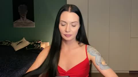 Snapshot of evelingoddess chatting on 10.07.25 your Love online show from 10.07.25