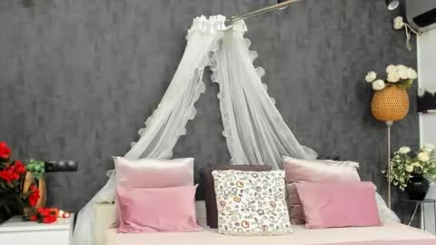 evellynereys online show from 02.27.25