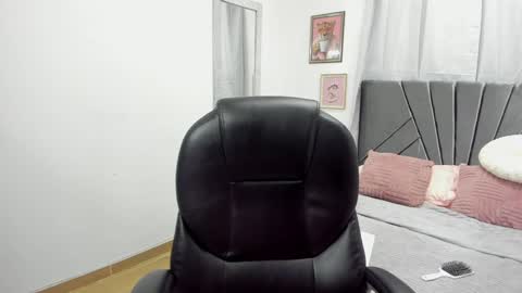 Snapshot of evelyn_2511 chatting on 01.31.25 Evelyn online show from 01.31.25