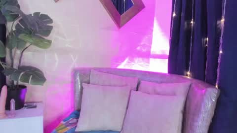 Snapshot of evelyn__rose1 chatting on 04.10.26 evelyn__rose1 online show from 04.10.26