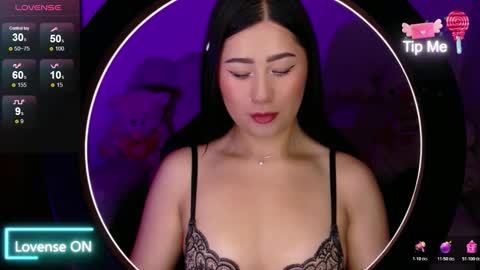 Snapshot of evelyn_ch_ chatting on 11.26.25 Evelyn online show from 11.26.25