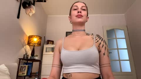 Evelyn Charm online show from 05.26.26