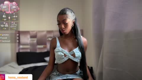 Snapshot of evelyn_jhonson3 chatting on 01.24.25 E V E L Y N online show from 01.24.25