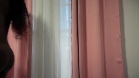 Snapshot of evelyn_jhonson3 chatting on 09.19.25 E V E L Y N online show from 09.19.25