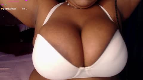 Snapshot of evelyn_sandoval chatting on 12.04.24 Evelyn Sandoval online show from 12.04.24