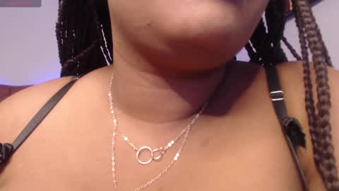 Snapshot of evelyn_sandoval chatting on 12.27.24 Evelyn Sandoval online show from 12.27.24