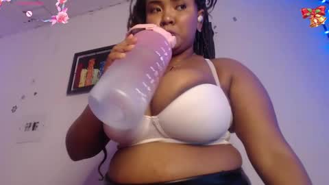 Snapshot of evelyn_sandoval chatting on 01.02.25 Evelyn Sandoval online show from 01.02.25