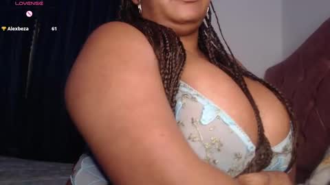 Snapshot of evelyn_sandoval chatting on 02.20.25 Evelyn Sandoval online show from 02.20.25