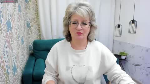 Evelyn online show from 05.19.26