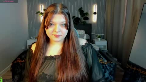 Evelyne Loo online show from 04.29.26