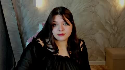 Evelyne Loo online show from 05.03.26