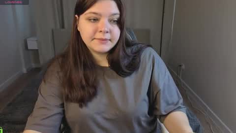 Evelyne Loo online show from 05.04.26