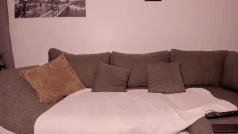 Evelyne online show from 02.02.25