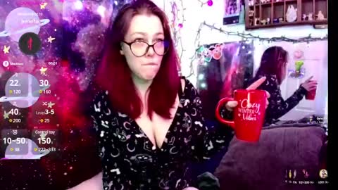 Snapshot of everlyester chatting on 01.27.25 Evie online show from 01.27.25