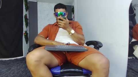 Snapshot of evessinn chatting on 02.14.26 luis online show from 02.14.26