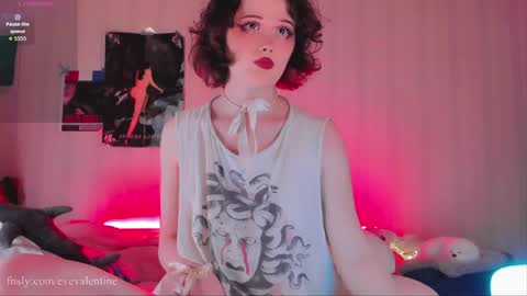 Snapshot of evevalentine_ chatting on 05.31.26 Eva online show from 05.31.26