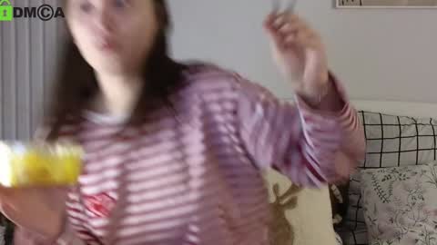 evi_woow online show from 01.03.25