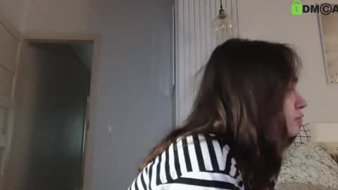 evi_woow online show from 02.16.25