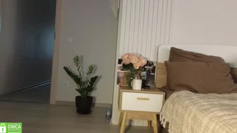 evi_woow online show from 10.25.25