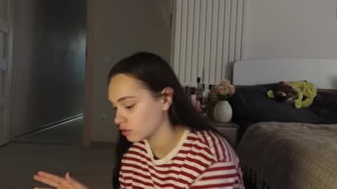 evi_woow online show from 03.17.26