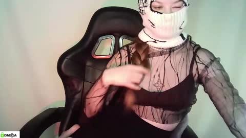 Renesme White Im here from Monday to Friday online show from 05.19.26