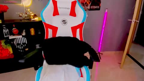 evva_foxxy online show from 02.22.25