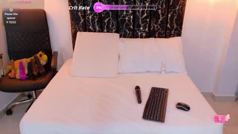 evvaa_moon online show from 11.12.25