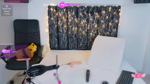 evvaa_moon online show from 11.26.25