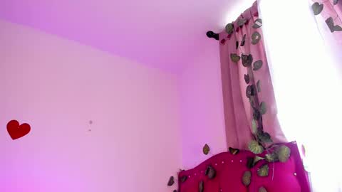 Snapshot of evy_orange1 chatting on 03.03.25 EVY online show from 03.03.25