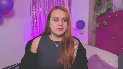 Snapshot of evy_orange1 chatting on 09.17.25 EVY online show from 09.17.25