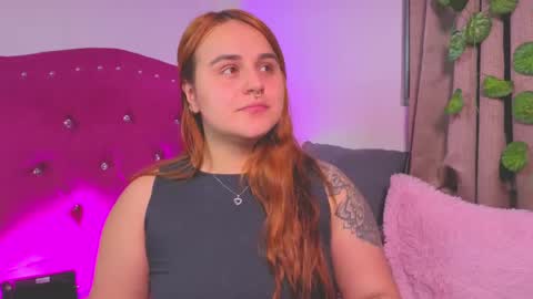 Snapshot of evy_orange1 chatting on 09.26.25 EVY online show from 09.26.25