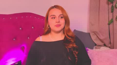 Snapshot of evy_orange1 chatting on 09.28.25 EVY online show from 09.28.25